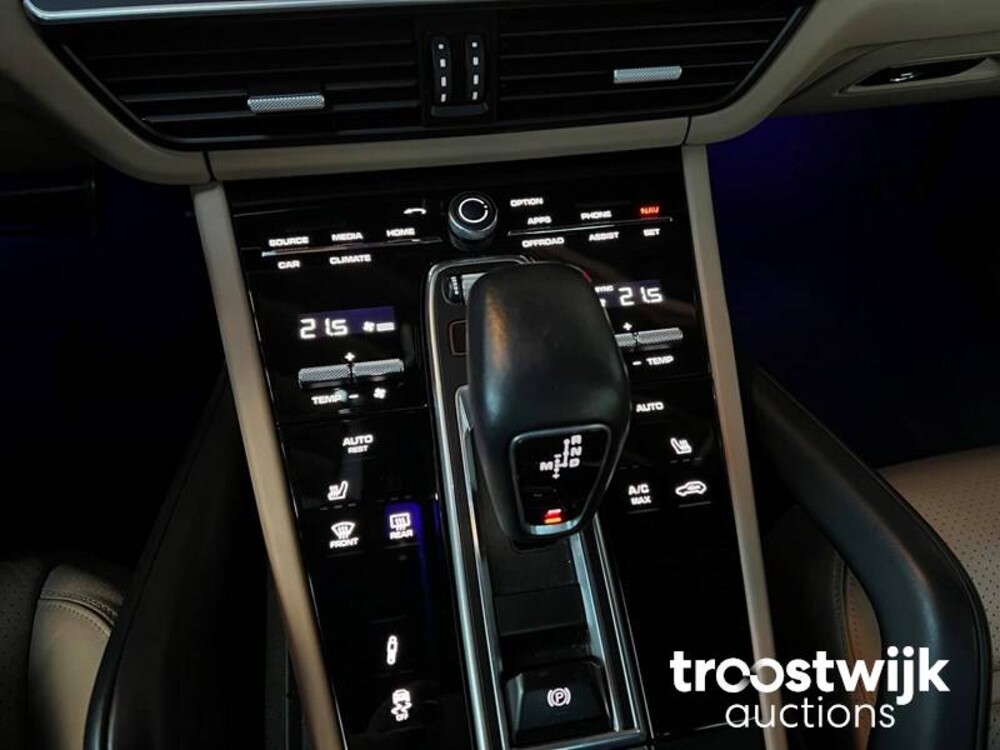 Porsche Cayenne S 2.9 V6 Sport Design 441hp 2019 SportChrono, NL Nummernschild 