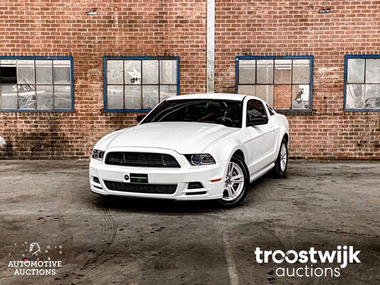 Ford Mustang V6 3.7L 305hp 2013