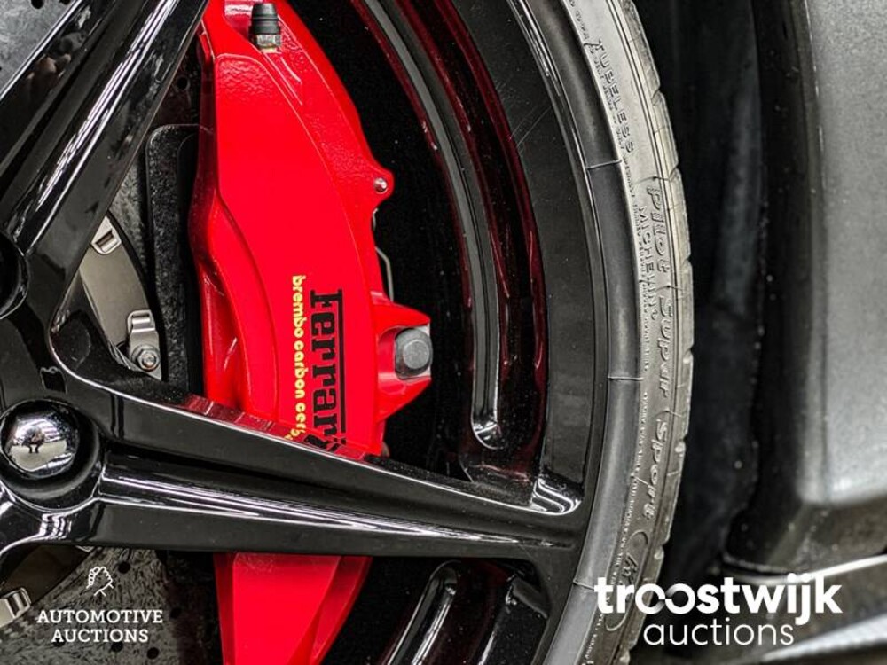 Ferrari 458 Italia F142 4.5 V8 570hp 2011