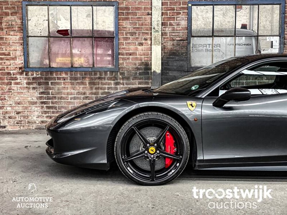 Ferrari 458 Italia F142 4.5 V8 570hp 2011