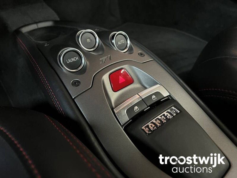 Ferrari 458 Italia F142 4.5 V8 570hp 2011