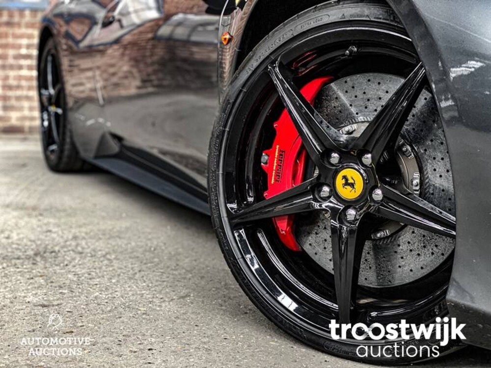 Ferrari 458 Italia F142 4.5 V8 570hp 2011