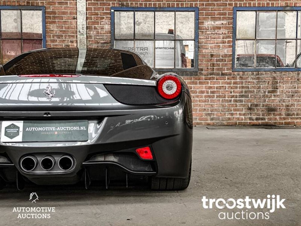 Ferrari 458 Italia F142 4.5 V8 570hp 2011