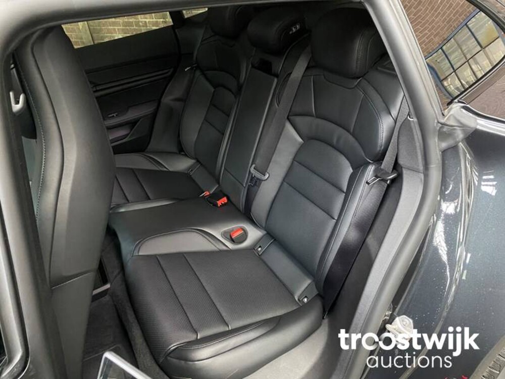 Porsche Taycan Sport Turismo 71 kWh 326PS 2023 -Herstellergarantie-, S-703-FZ