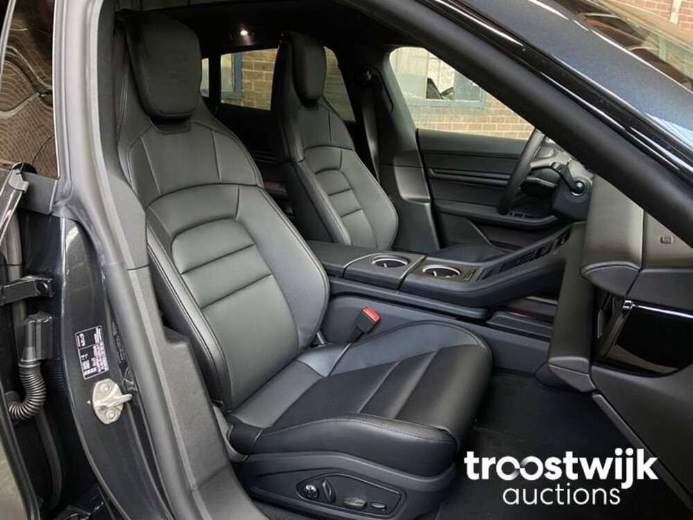Porsche Taycan Sport Turismo 71 kWh 326PS 2023 -Herstellergarantie-, S-703-FZ