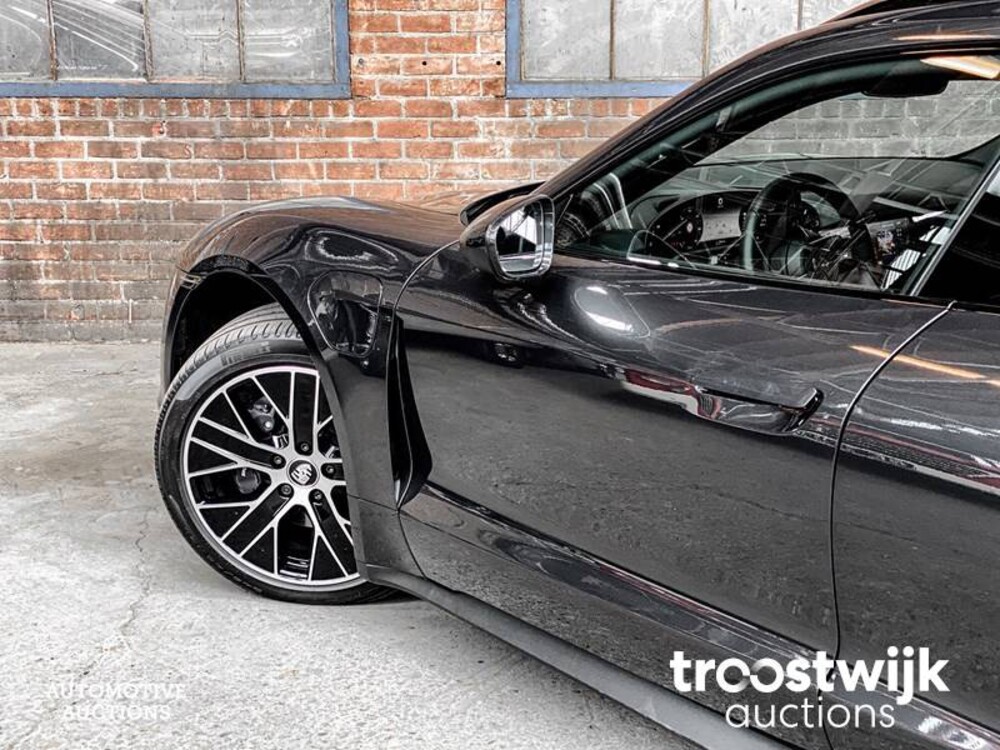 Porsche Taycan Sport Turismo 71 kWh 326PS 2023 -Herstellergarantie-, S-703-FZ