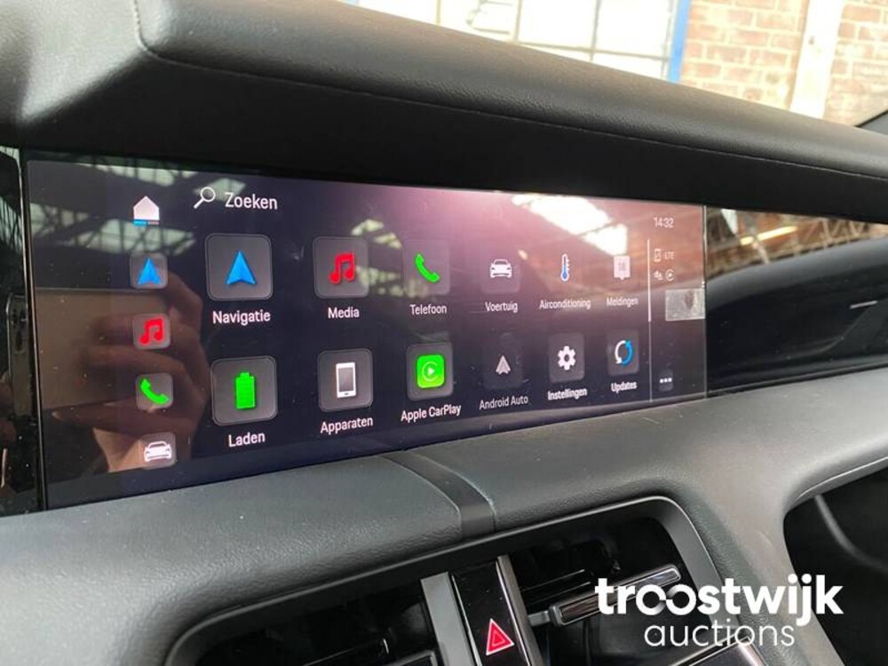 Porsche Taycan Sport Turismo 71 kWh 326PS 2023 -Herstellergarantie-, S-703-FZ