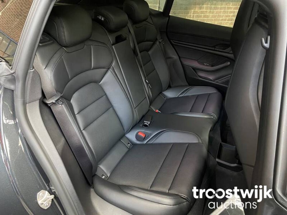 Porsche Taycan Sport Turismo 71 kWh 326PS 2023 -Herstellergarantie-, S-703-FZ