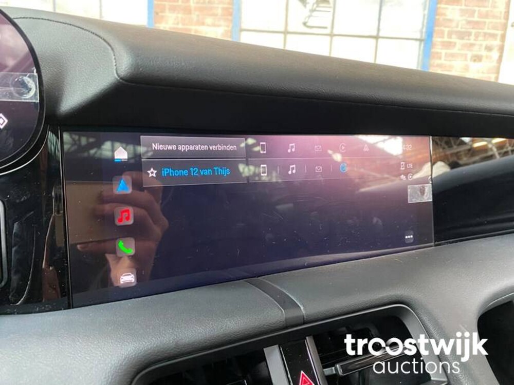 Porsche Taycan Sport Turismo 71 kWh 326PS 2023 -Herstellergarantie-, S-703-FZ