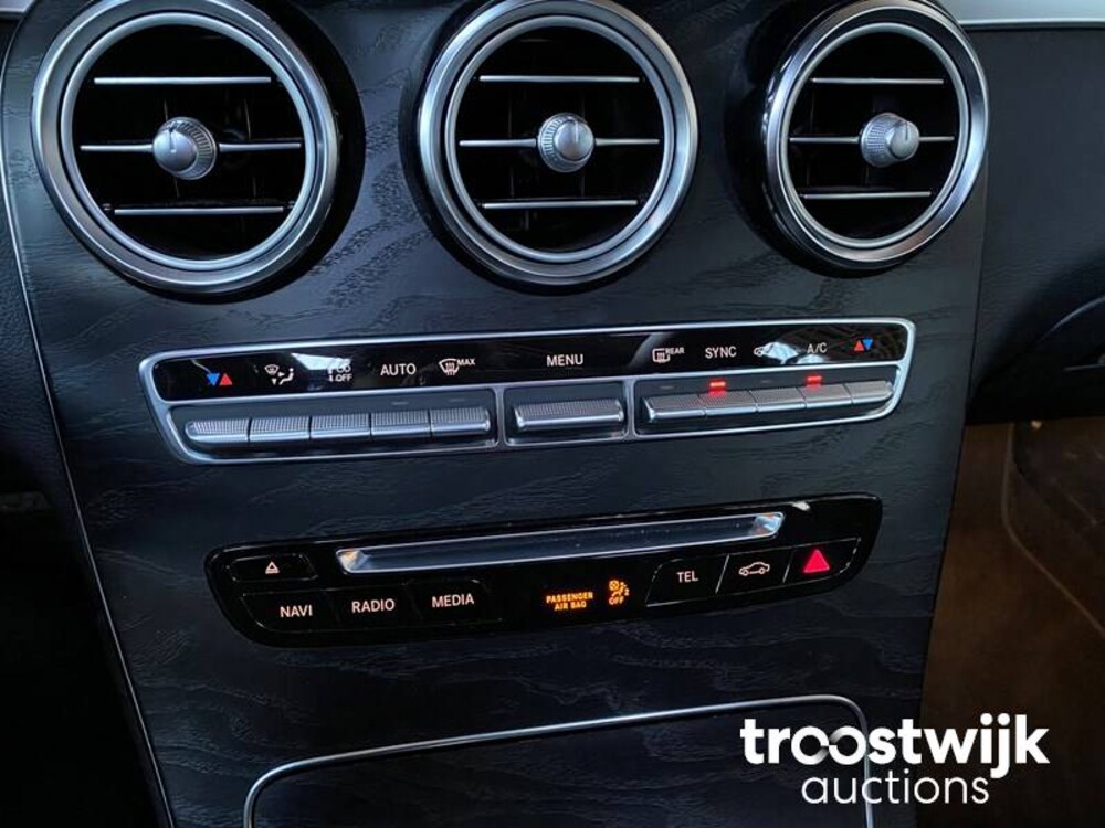 Mercedes-Benz GLC300 4Matic GLC Klasse 245PS 2017, L-004-RV