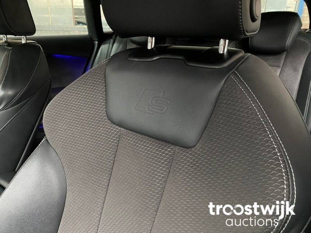 Audi  A5 Sportback S-Line 3.0 V6 TDI Quattro 218hp 2017 Neues Modell