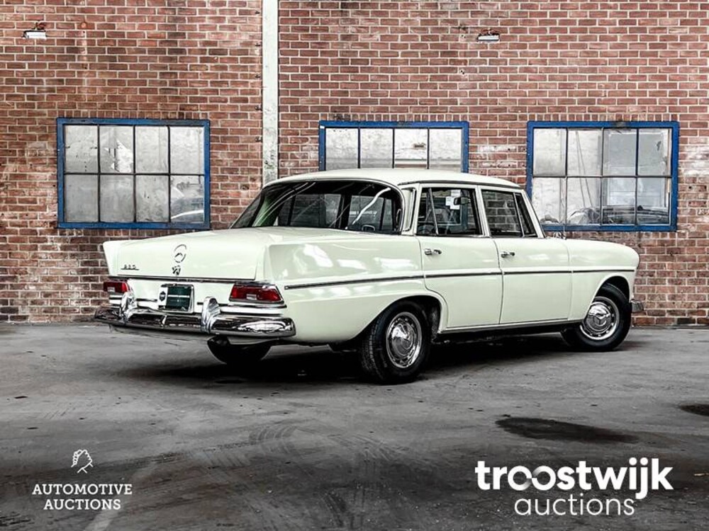 Mercedes-Benz 230 Heckflosse 150 PS 1967