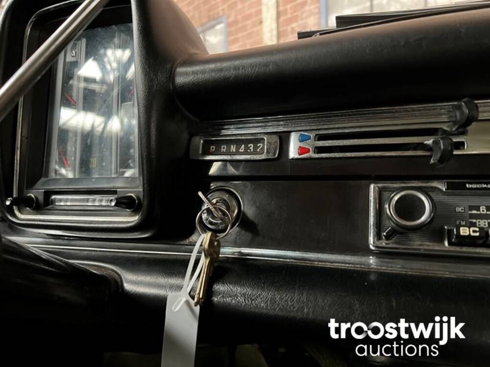 Mercedes-Benz 230 Heckflosse 150 PS 1967