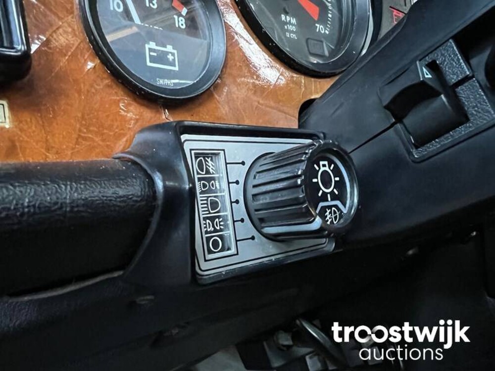 Jaguar Daimler XJ 5.3 V12  284PS 1982, SF-550-B