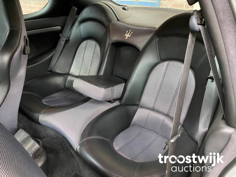 Maserati GranSport 4.2 V8 400hp 2006 Youngtimer, K-138-XJ