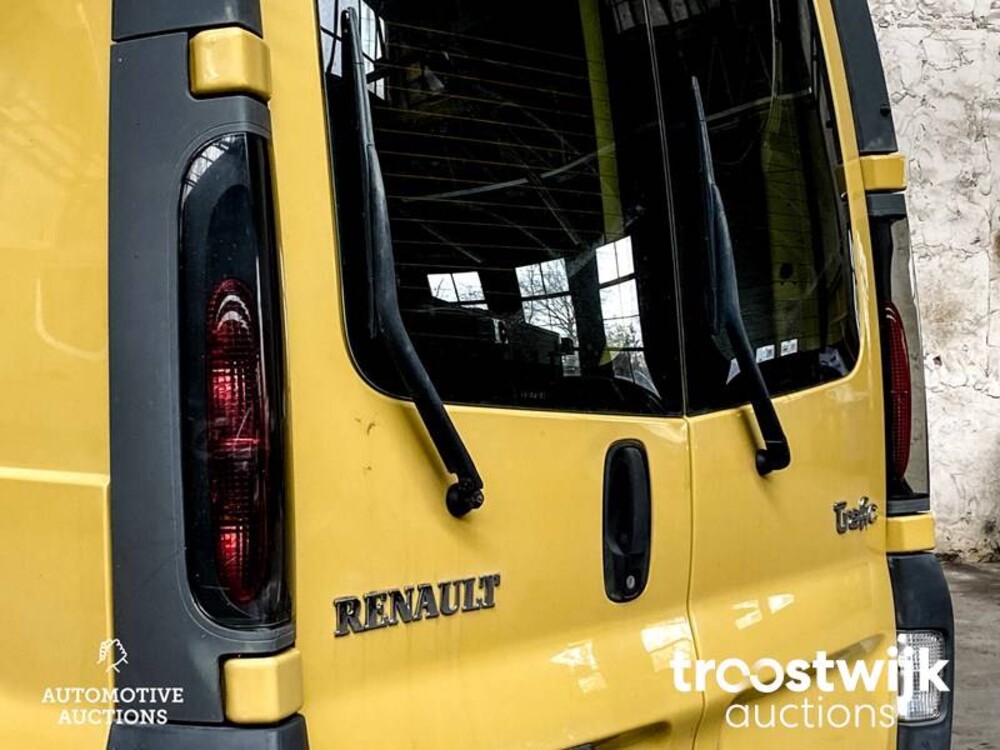 Renault Traffic   Camper 101hp 2003, -original. NL-, 34-ZVH-1