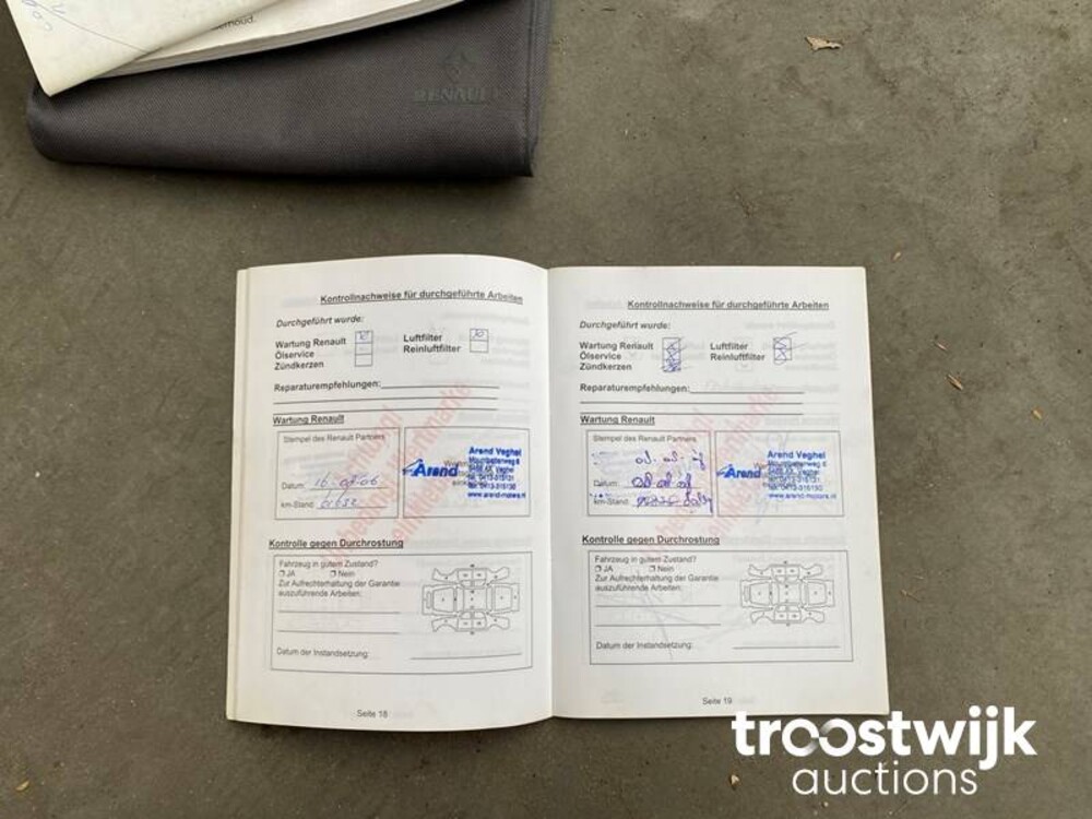 Renault Traffic   Camper 101hp 2003, -original. NL-, 34-ZVH-1