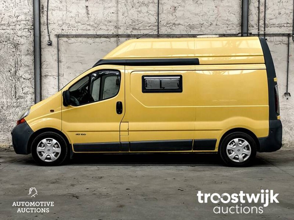 Renault Traffic   Camper 101hp 2003, -original. NL-, 34-ZVH-1