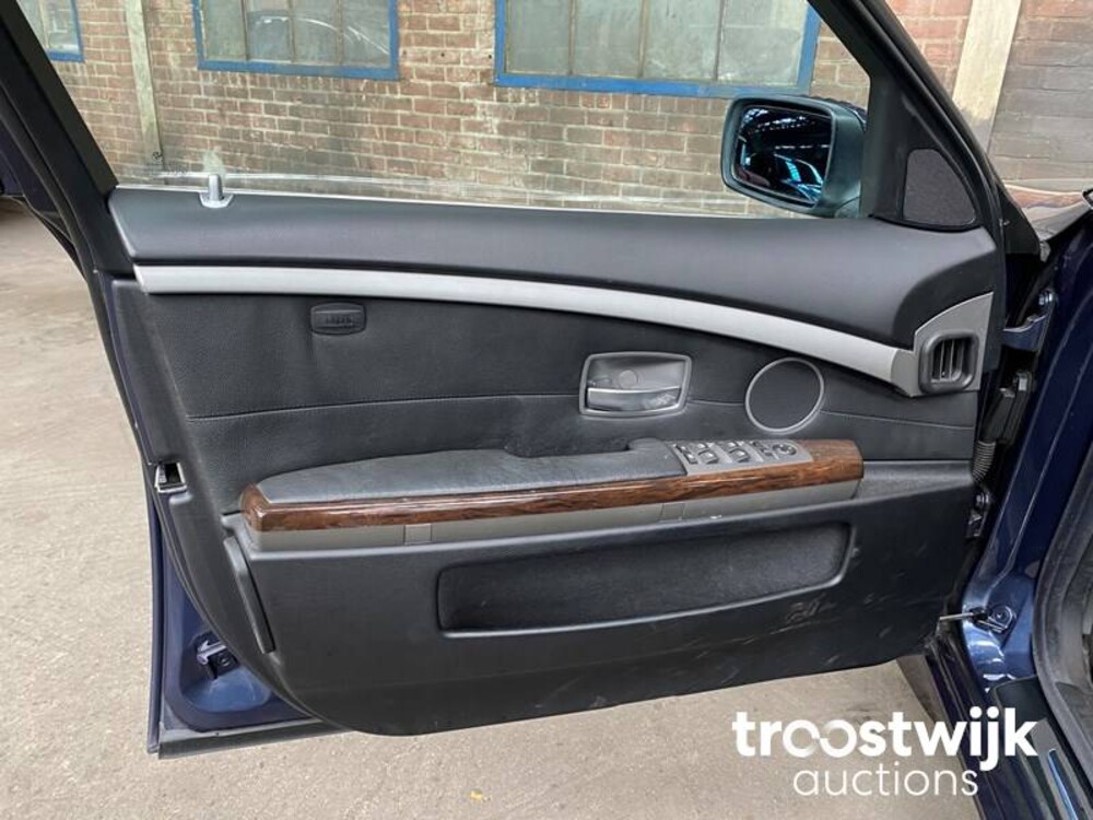 BMW 735i Executive E65 3.6 V8 7-serie 272pk 2005 -Youngtimer-