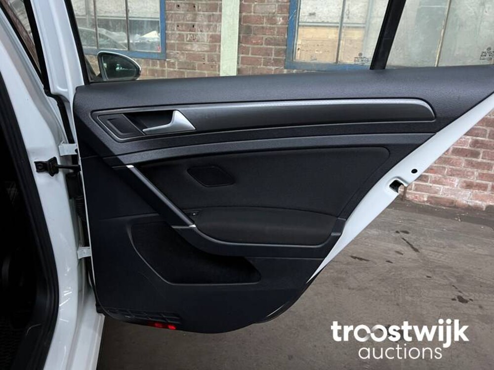 Volkswagen Golf GTI VII S 265PS 2018