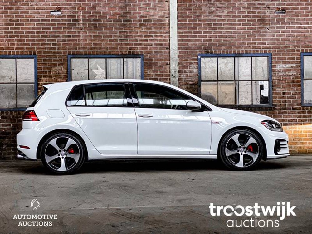 Volkswagen Golf GTI VII S 265PS 2018