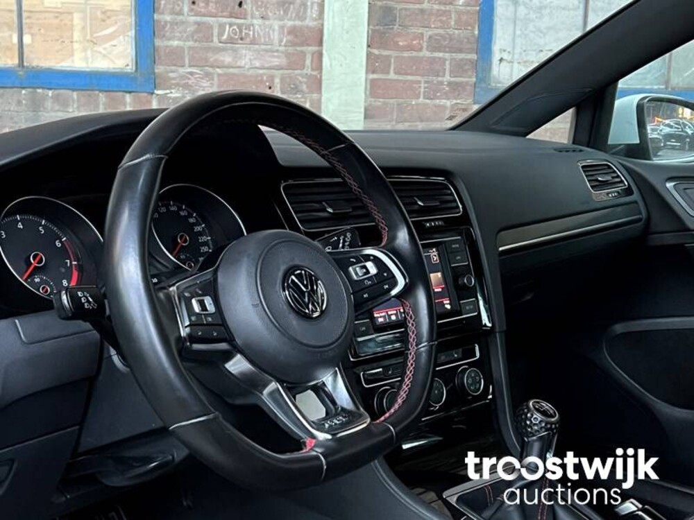 Volkswagen Golf GTI VII S 265PS 2018