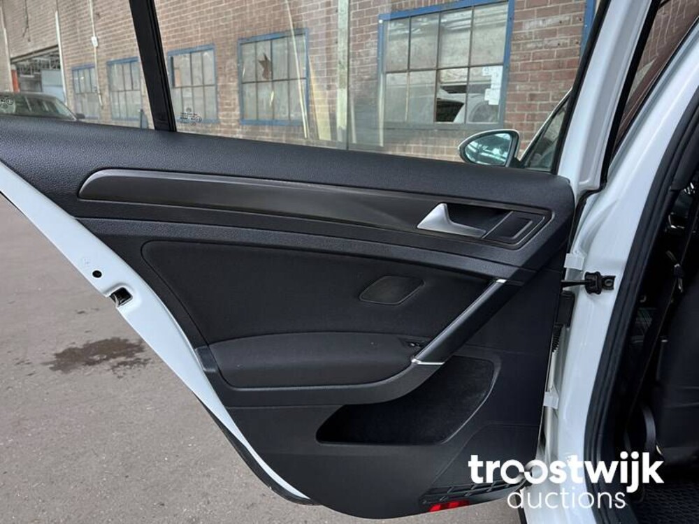 Volkswagen Golf GTI VII S 265PS 2018