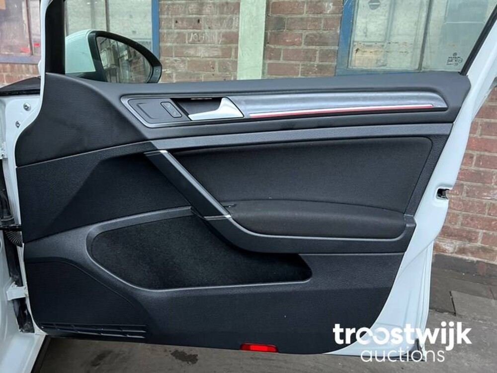 Volkswagen Golf GTI VII S 265PS 2018