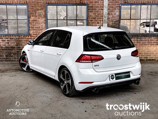 Volkswagen Golf GTI VII S 265hp 2018