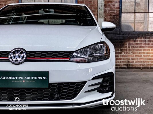 Volkswagen Golf GTI VII S 265hp 2018