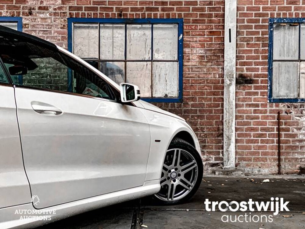 Mercedes-Benz E200 Ambition Sport Edition 184 PS 2016 Cabriolet E-Klasse, JT-474-Z 