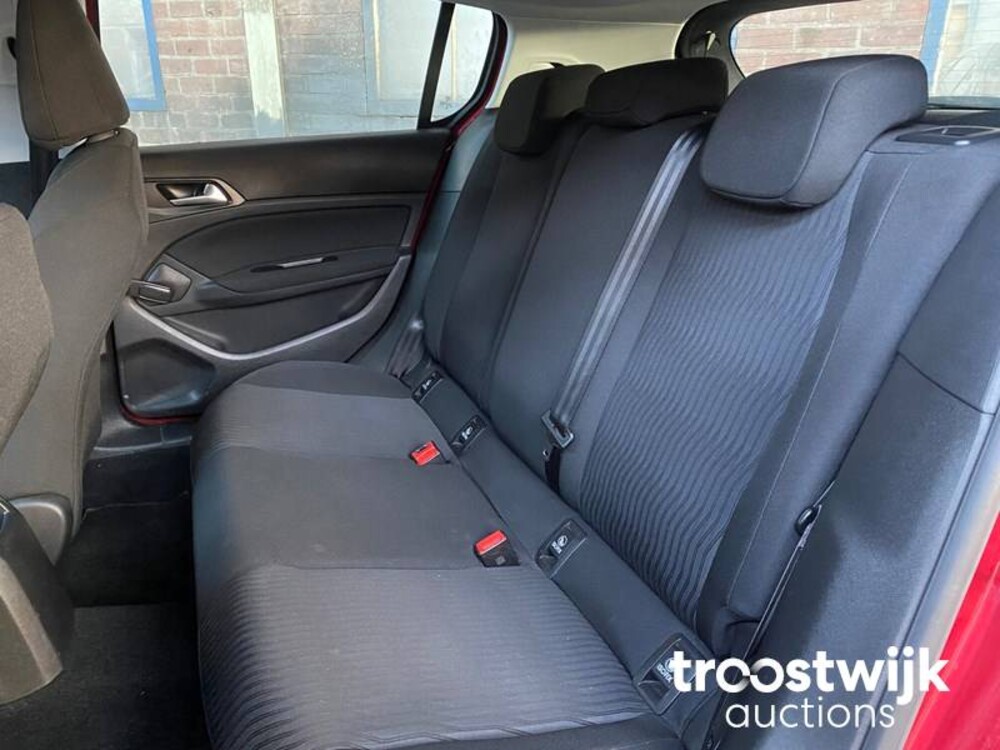 Peugeot 308 1.2 PureTech Access 110PS 2018, RF-126-N