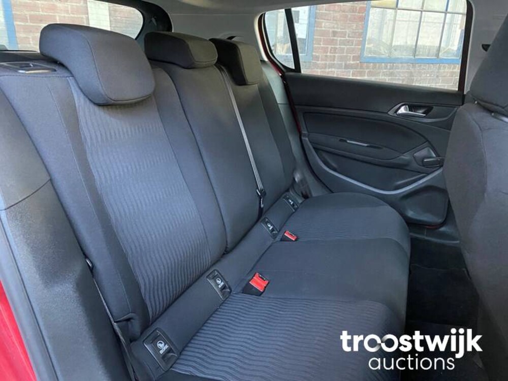 Peugeot 308 1.2 PureTech Access 110PS 2018, RF-126-N