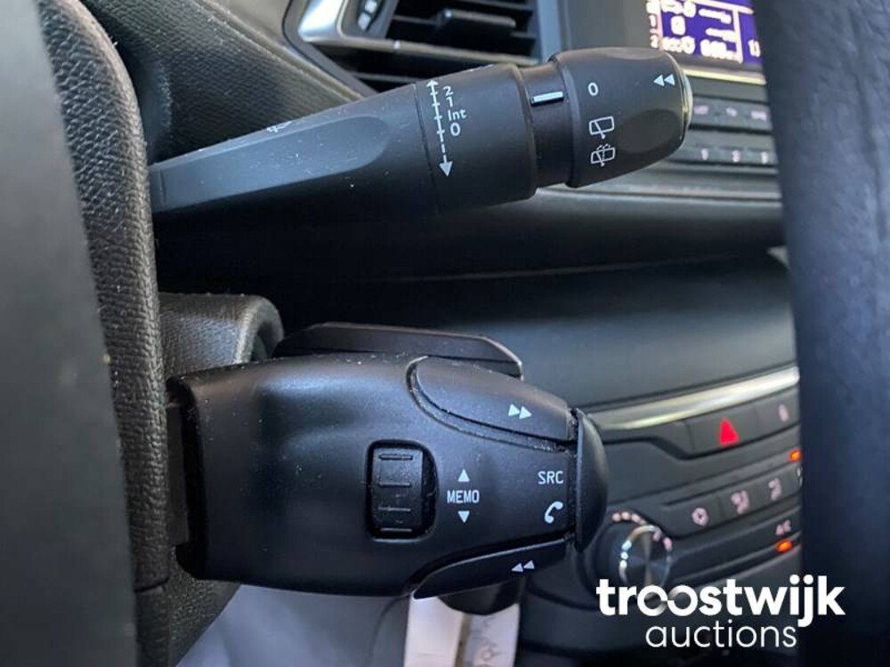 Peugeot 308 1.2 PureTech Access 110PS 2018, RF-126-N