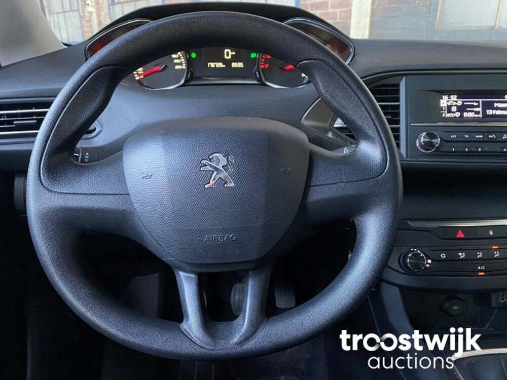 Peugeot 308 1.2 PureTech Access 110PS 2018, RF-126-N