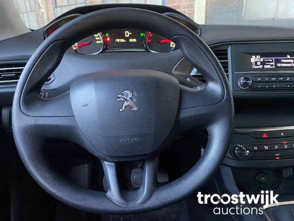 Peugeot 308 1.2 PureTech Access 110PS 2018, RF-126-N
