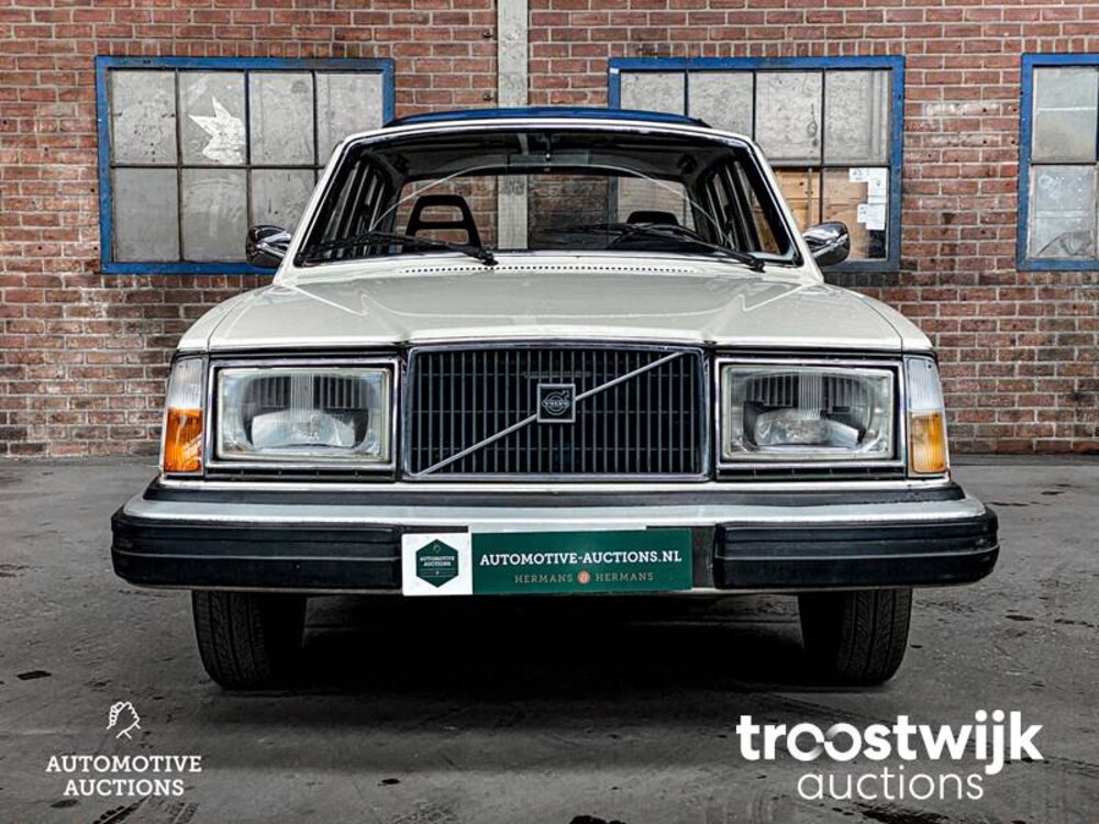 Volvo 264 DL 125PS 1977, 78-YA-97