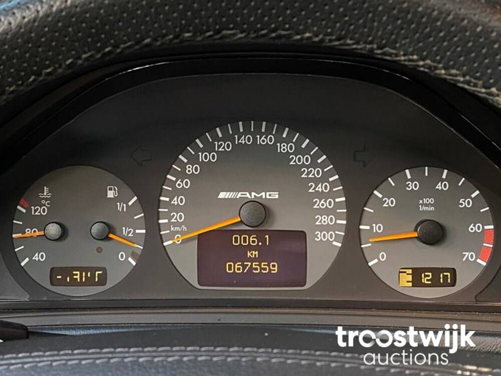 Mercedes-Benz CLK55 AMG V8 CLK-Klasse 347PS 2001 -Youngtimer-