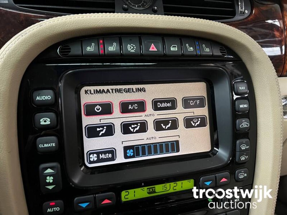 Jaguar XJ Sovereign 2.7D V6 207pk 2008 -Orig.NL-, 59-HJH-9