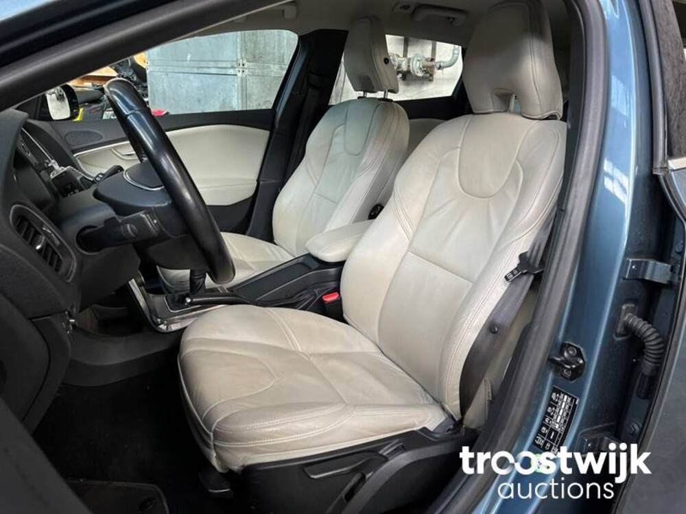 Volvo V40 1.6 D2 Summum 114pk 2013, -Orig.NL-, 87-ZRK-3