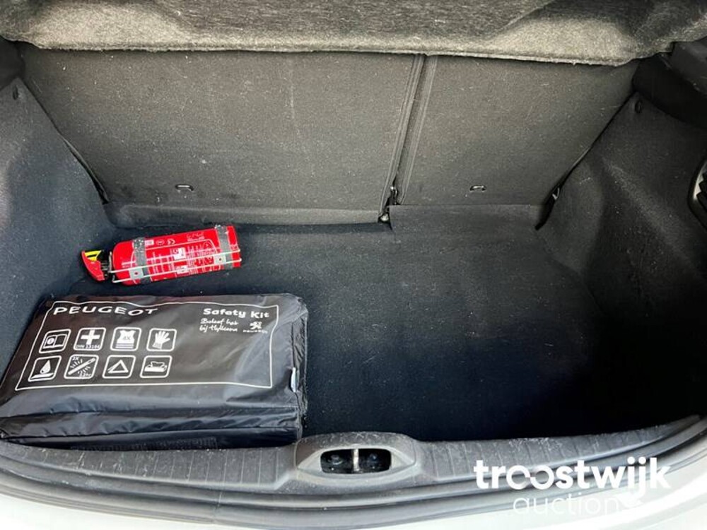 Peugeot 208 Blue Lease 1.6 B.HDi 99pk 2018 -Orig.NL-, SB-115-Z