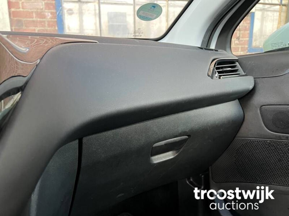 Peugeot 208 Blue Lease 1.6 B.HDi 99pk 2018 -Orig.NL-, SB-115-Z