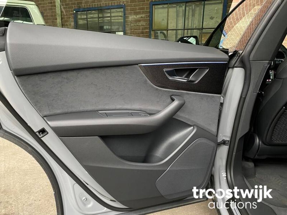 Audi Q8 S-line 55 TFSI Competition Plus 340PS 2023 -Herstellergarantie-