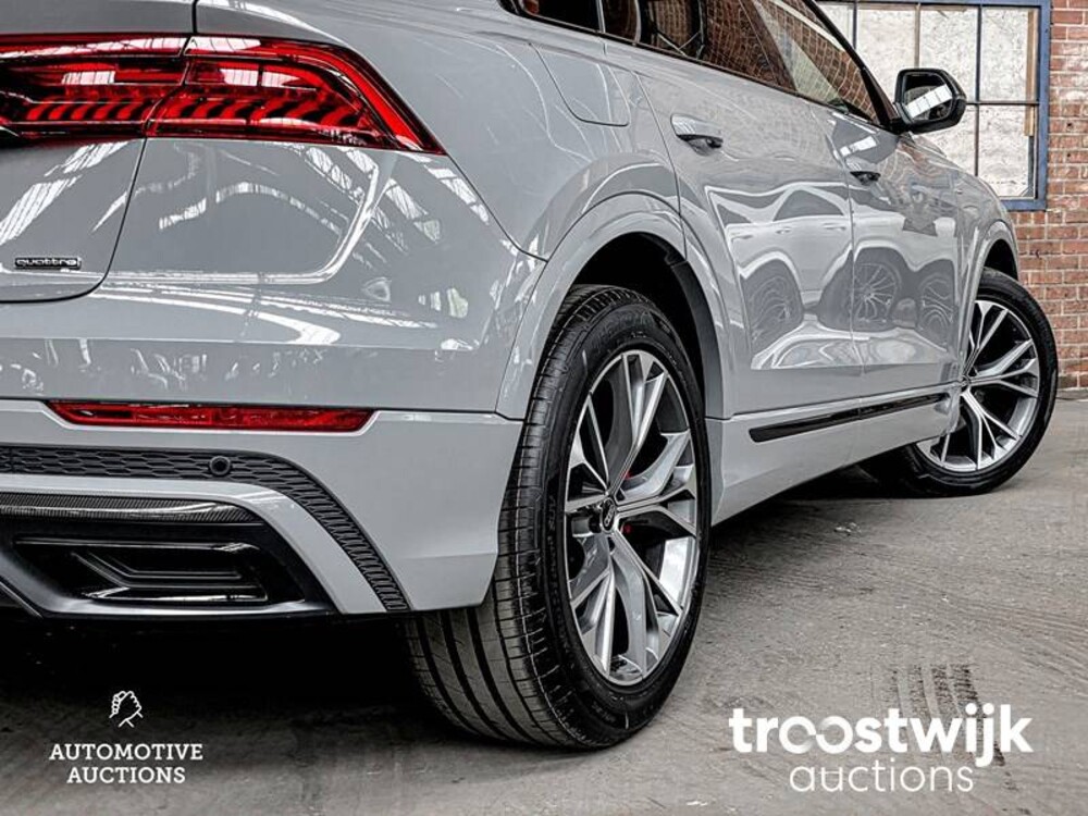 Audi Q8 S-line 55 TFSI Competition Plus 340PS 2023 -Herstellergarantie-