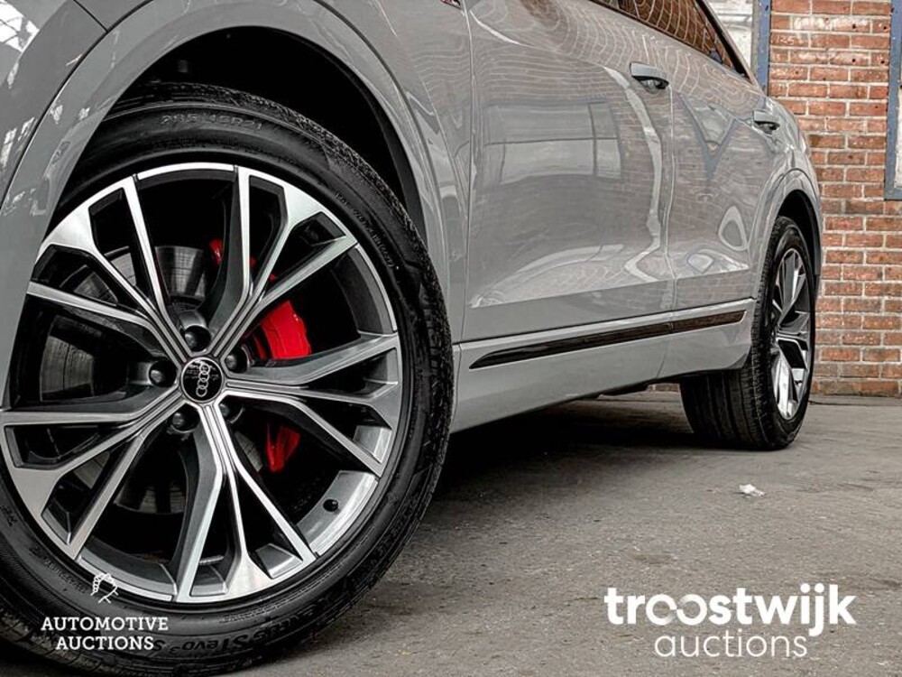 Audi Q8 S-line 55 TFSI Competition Plus 340PS 2023 -Herstellergarantie-