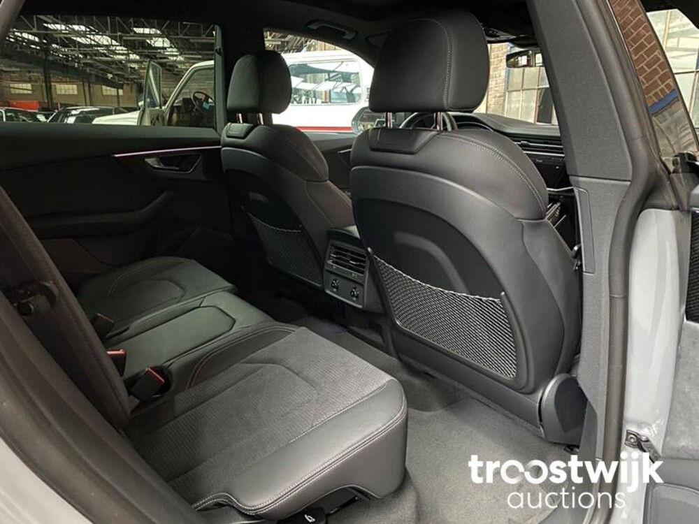 Audi Q8 S-line 55 TFSI Competition Plus 340PS 2023 -Herstellergarantie-