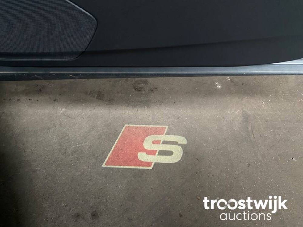 Audi Q8 S-line 55 TFSI Competition Plus 340PS 2023 -Herstellergarantie-