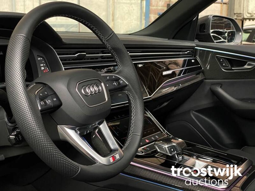 Audi Q8 S-line 55 TFSI Competition Plus 340PS 2023 -Herstellergarantie-