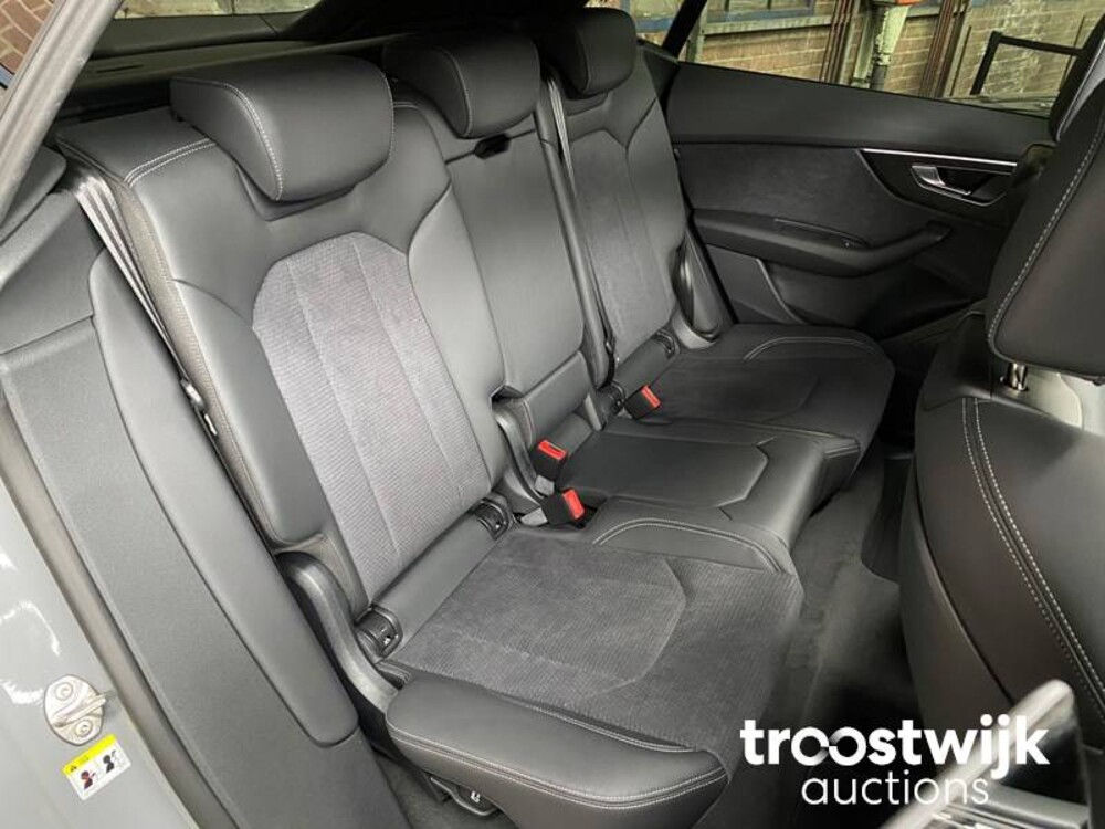Audi Q8 S-line 55 TFSI Competition Plus 340PS 2023 -Herstellergarantie-