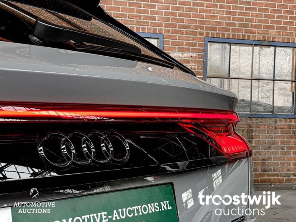 Audi Q8 S-line 55 TFSI Competition Plus 340PS 2023 -Herstellergarantie-